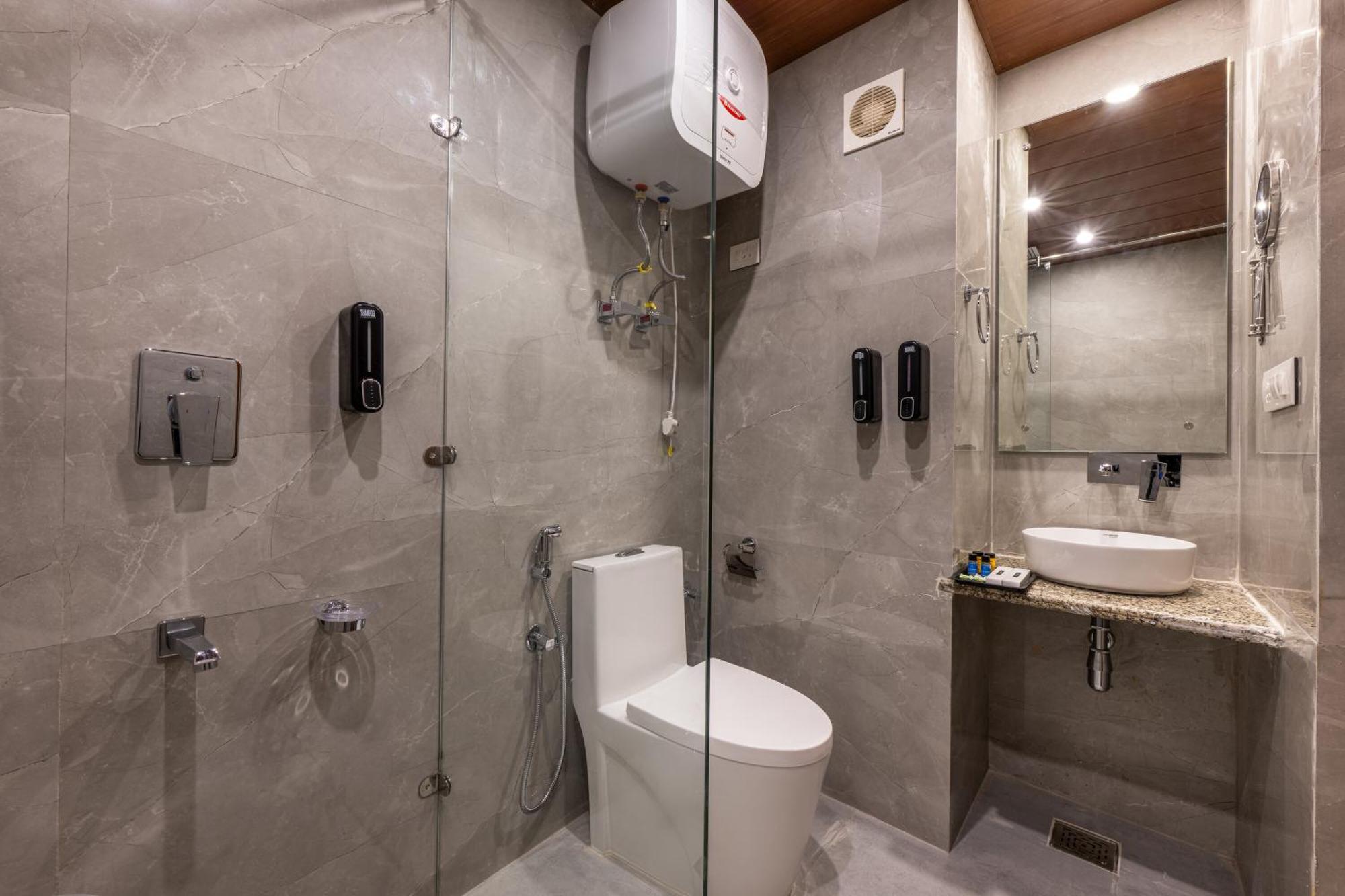 Echor Himalayan Heights Luxe Manali Hotel ภายนอก รูปภาพ