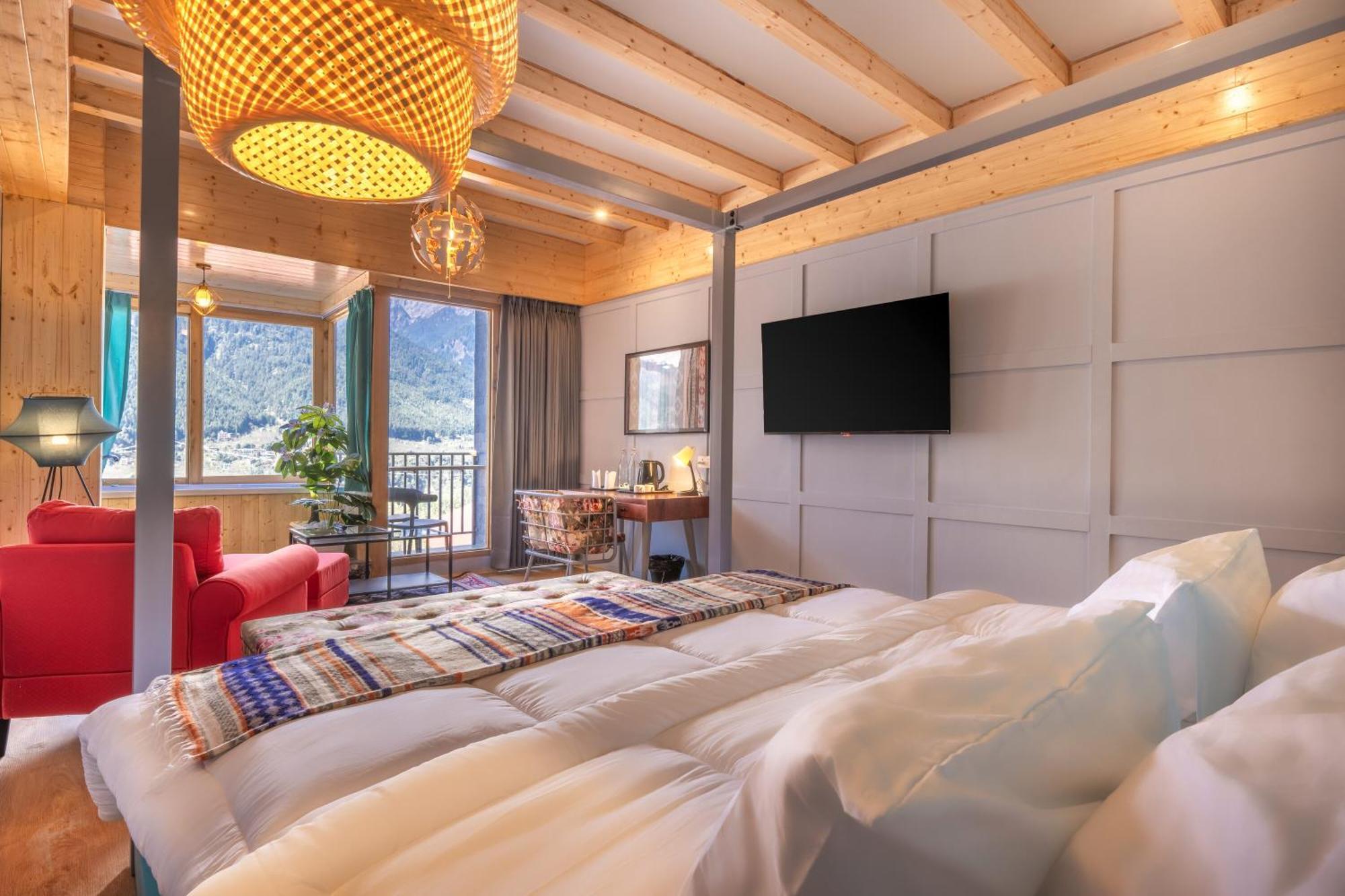 Echor Himalayan Heights Luxe Manali Hotel ภายนอก รูปภาพ