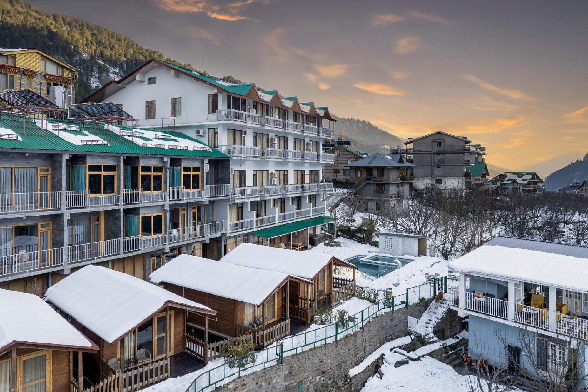 Echor Himalayan Heights Luxe Manali Hotel ภายนอก รูปภาพ