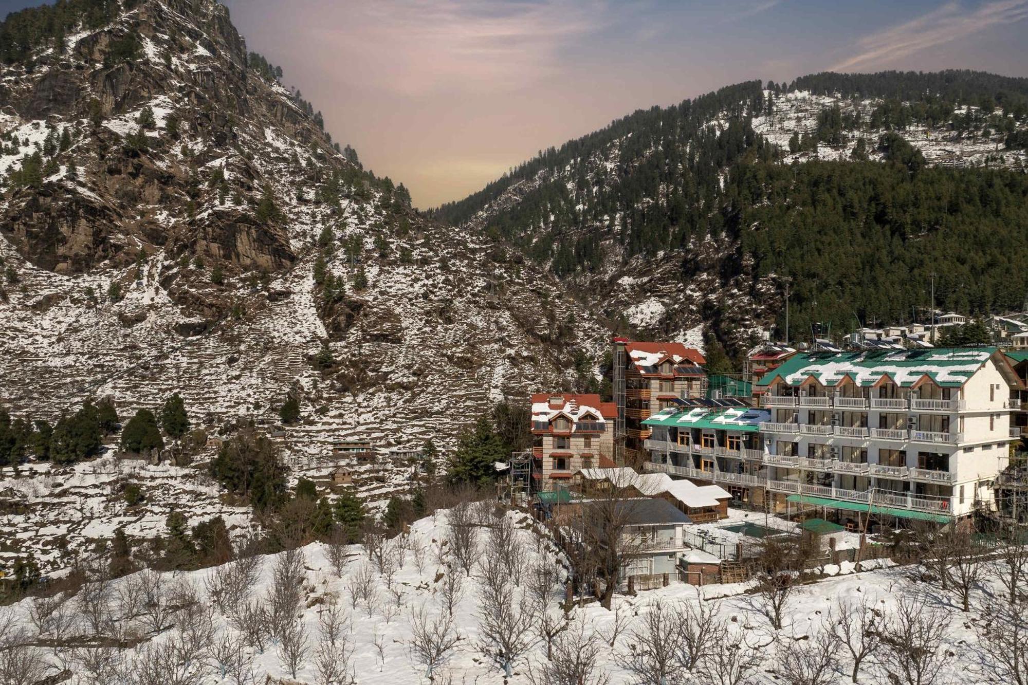 Echor Himalayan Heights Luxe Manali Hotel ภายนอก รูปภาพ